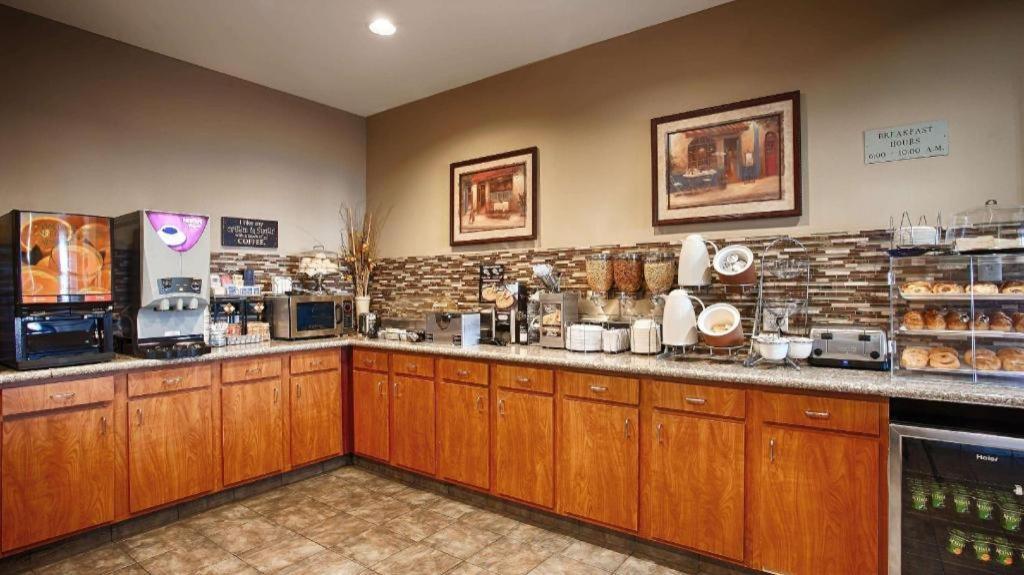 Americas Best Value Inn Монро Екстериор снимка